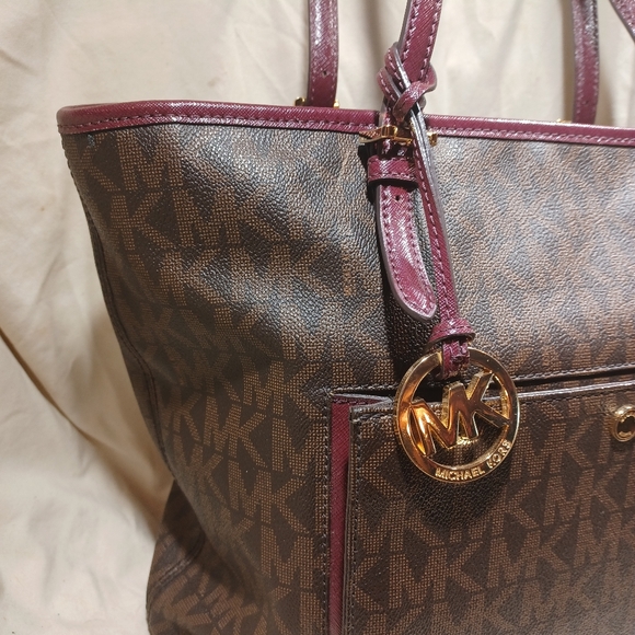 Michael kors tote - Picture 2 of 11